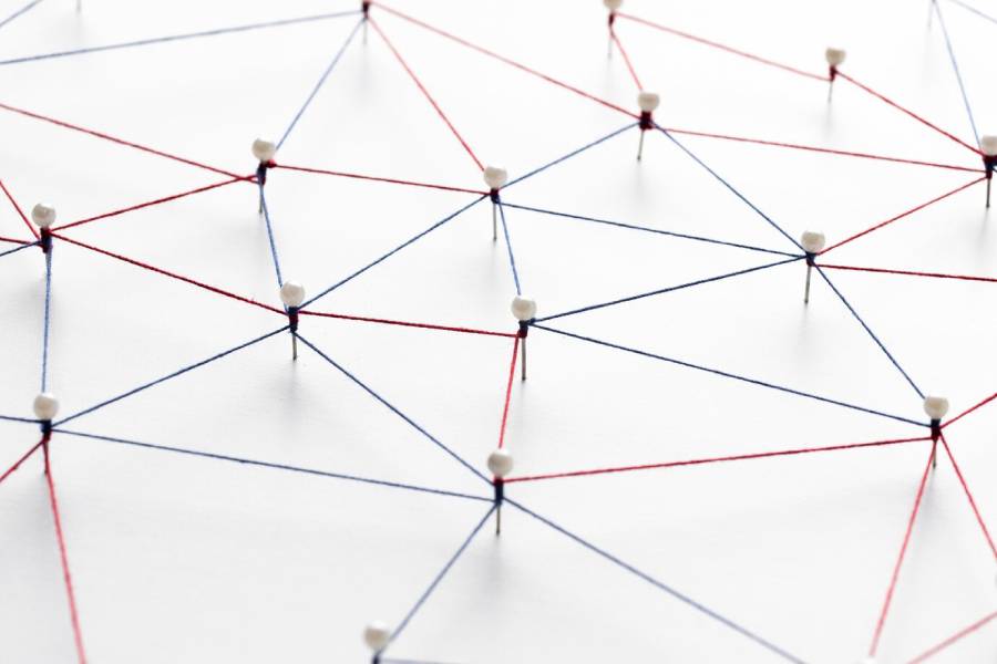 Развитие новых каналов коммуникации